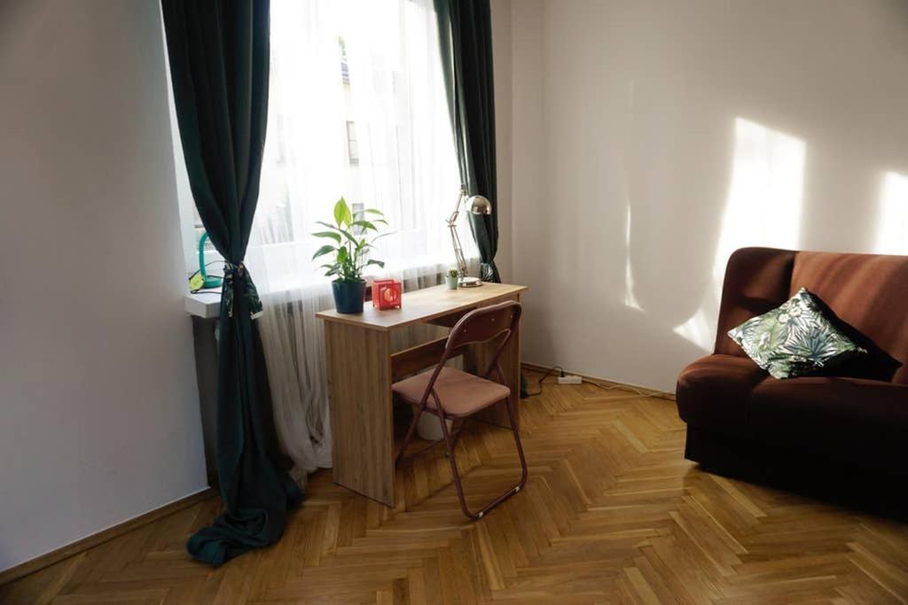 Sunshine Parkside Hideaway - 3 Bedroom - By Upstairs Krakau Buitenkant foto